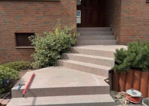 Eingangsbereich Multicolor Rot fertig